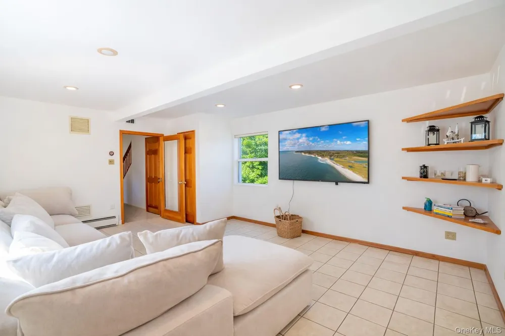 1250 2nd Street New Suffolk, NY 11956