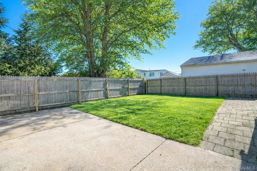 1250 2nd Street New Suffolk, NY 11956