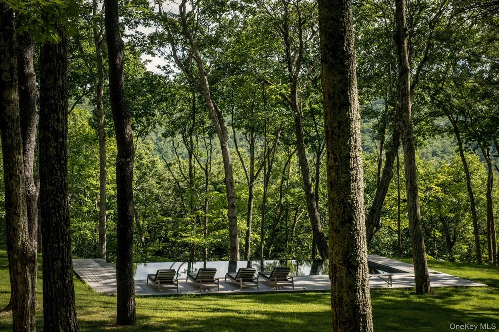 55 Nordic Drive Woodstock, NY 12498
