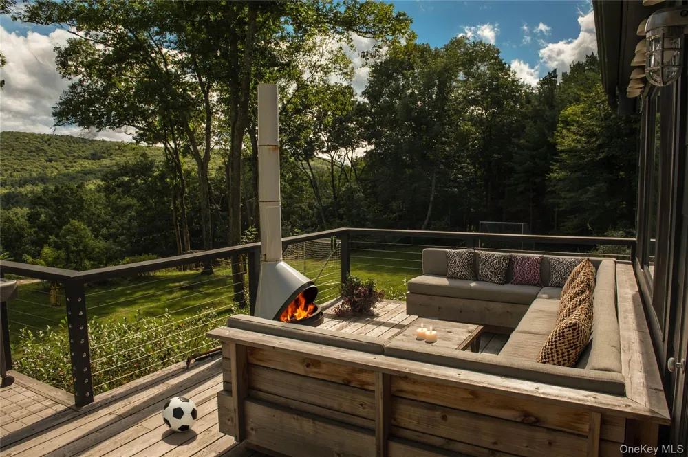 55 Nordic Drive Woodstock, NY 12498