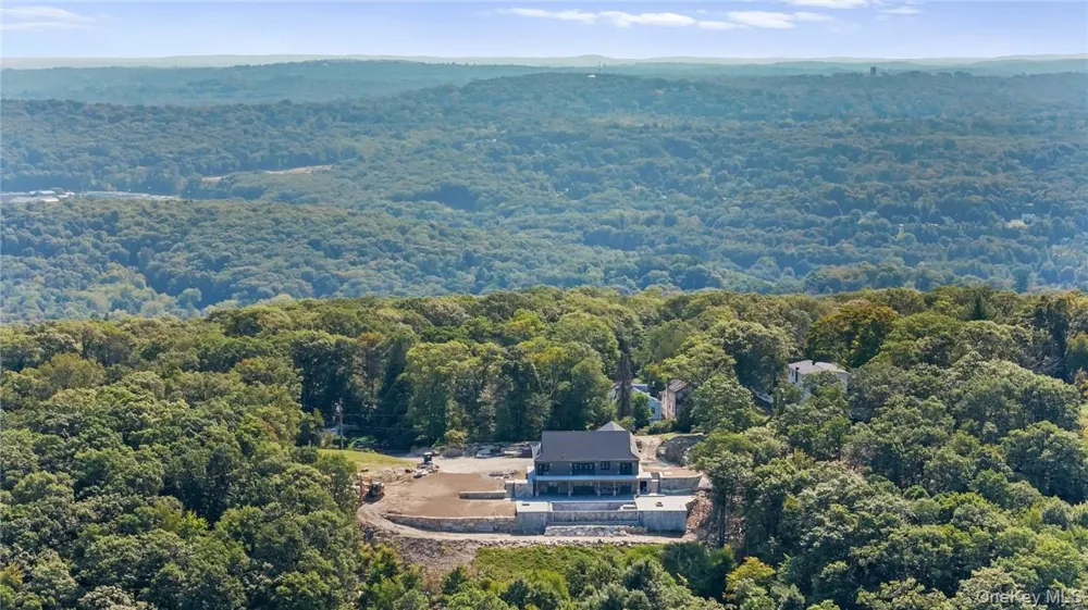 55 Ridgecrest Putnam Valley, NY 10537
