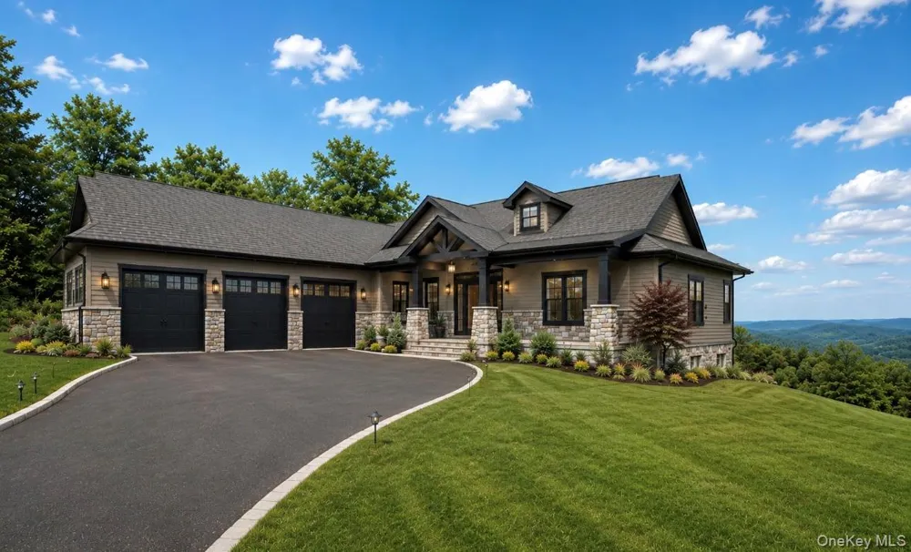 55 Ridgecrest Putnam Valley, NY 10537