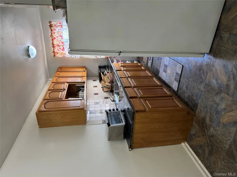 745 E 231st Street #3F Bronx, NY 10466