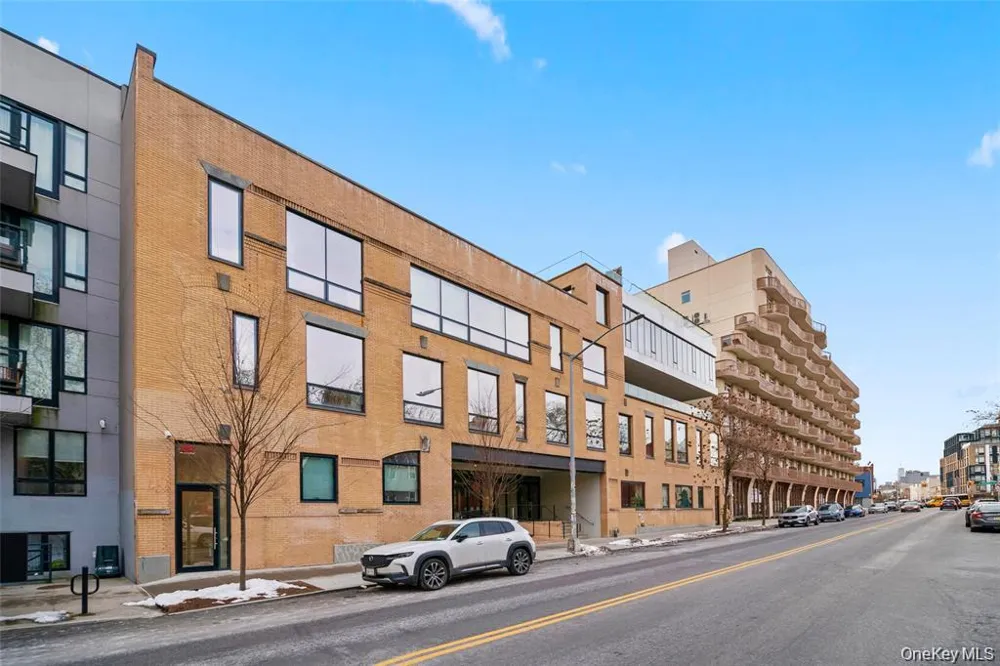 850 Metropolitan Avenue #1E Brooklyn, NY 11211