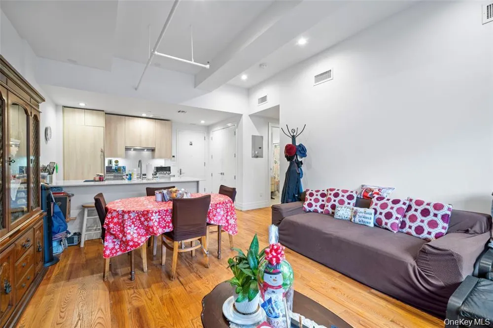 850 Metropolitan Avenue #1E Brooklyn, NY 11211