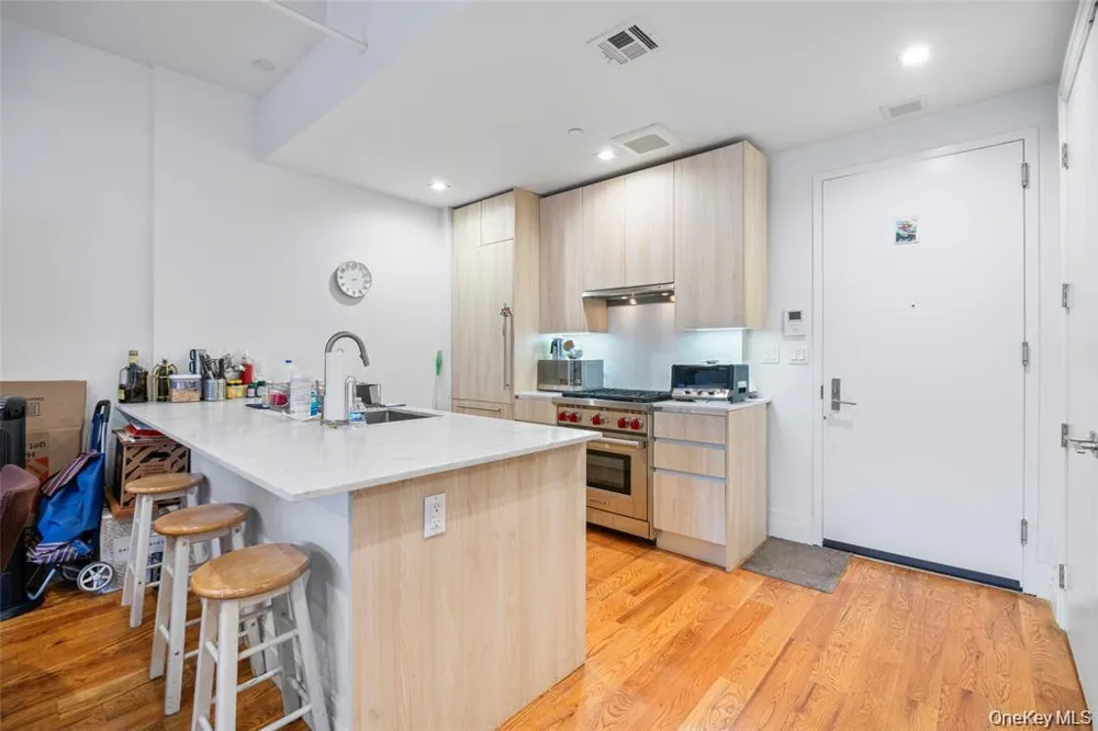 850 Metropolitan Avenue #1E Brooklyn, NY 11211