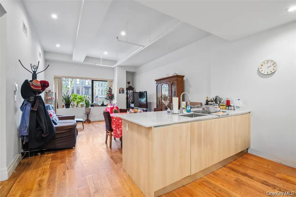 850 Metropolitan Avenue #1E Brooklyn, NY 11211