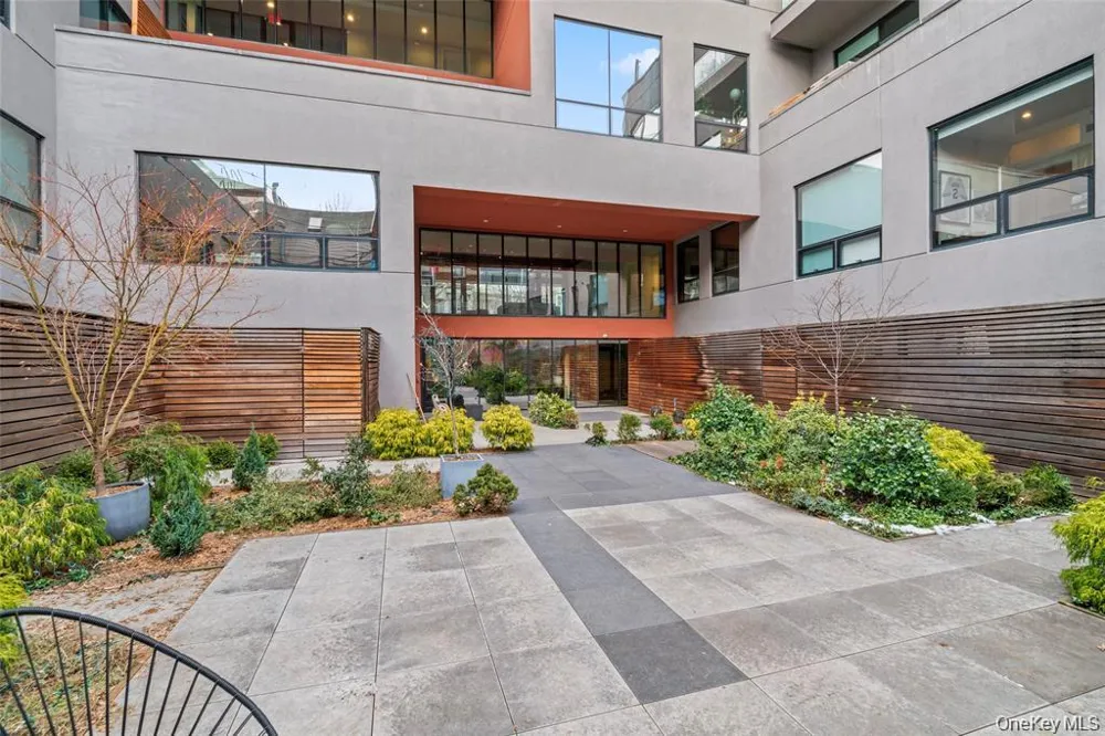 850 Metropolitan Avenue #1E Brooklyn, NY 11211