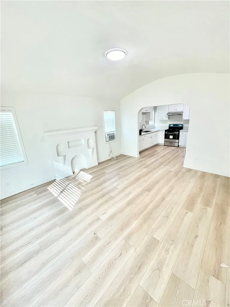 1504 S Garfield Alhambra, CA 91801