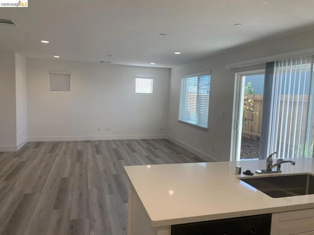 5725 Misty Wind CT Carmichael, CA 95608