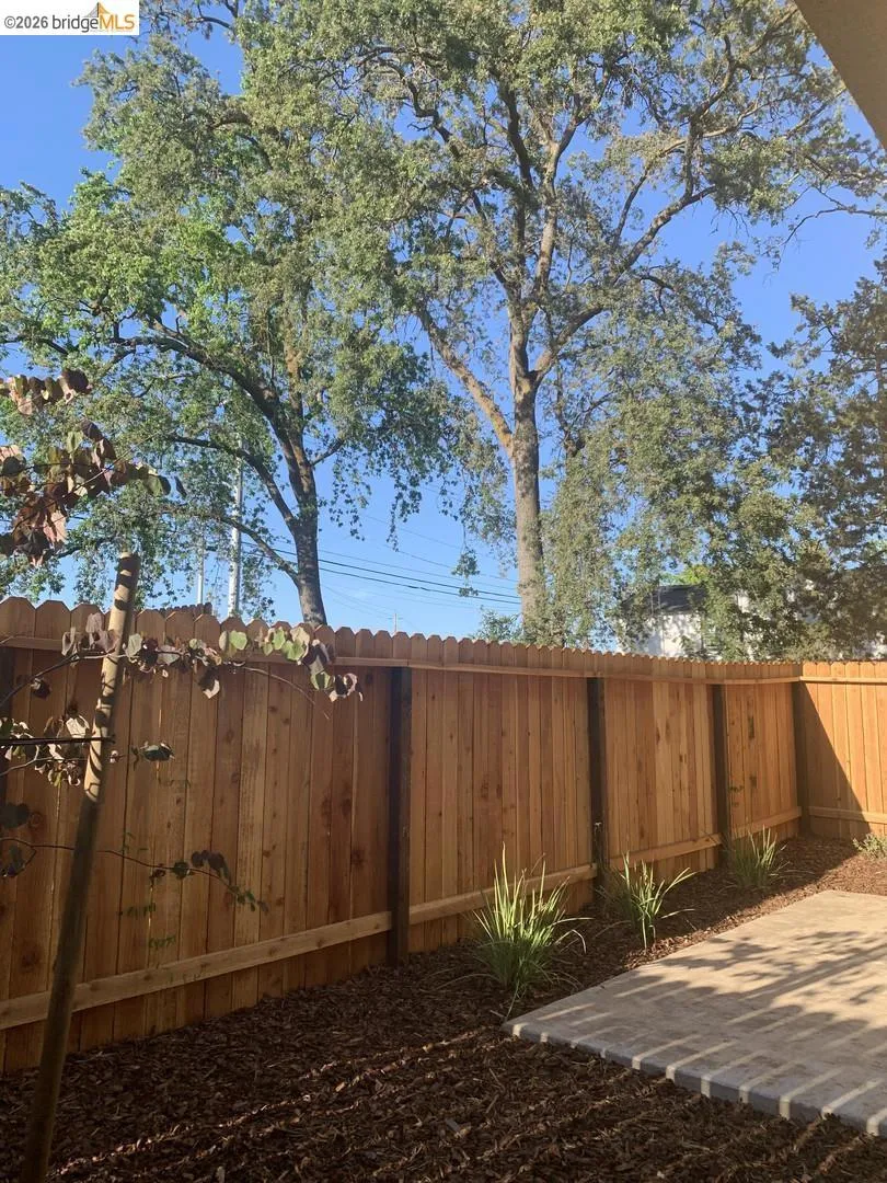 5725 Misty Wind CT Carmichael, CA 95608