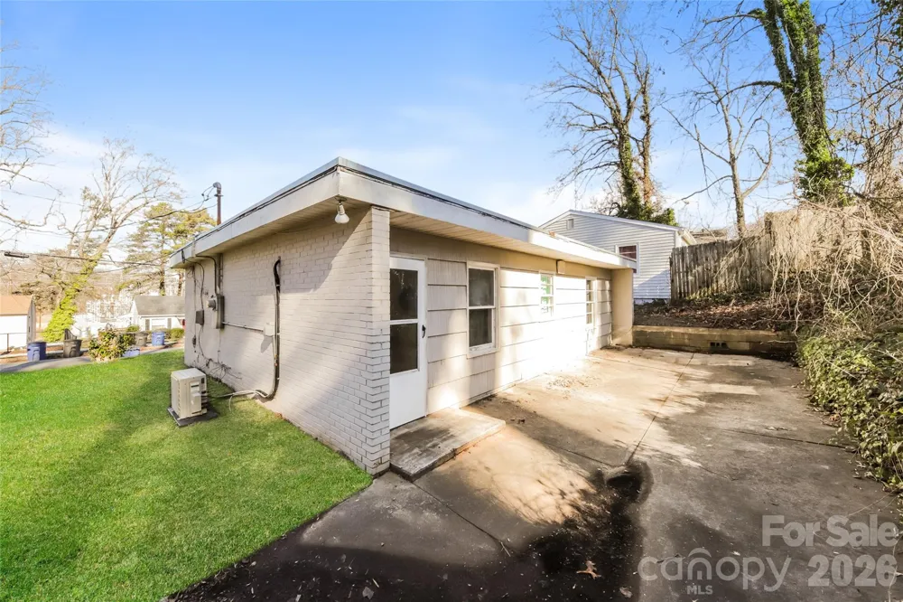 238 Bond Street Winston Salem, NC 27127