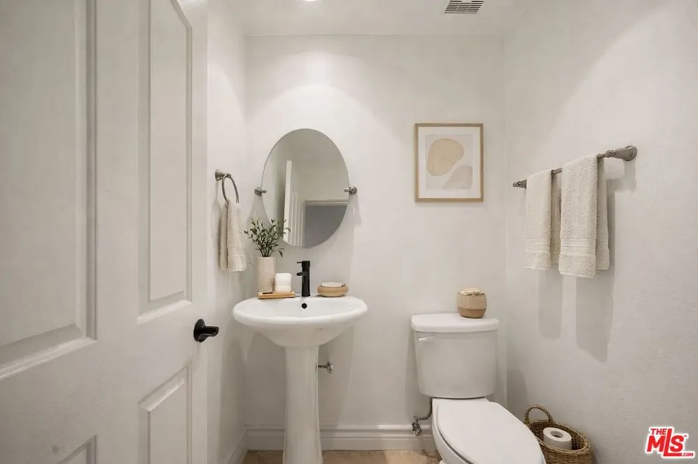 4128 Whitsett Avenue #107 Studio City, CA 91604