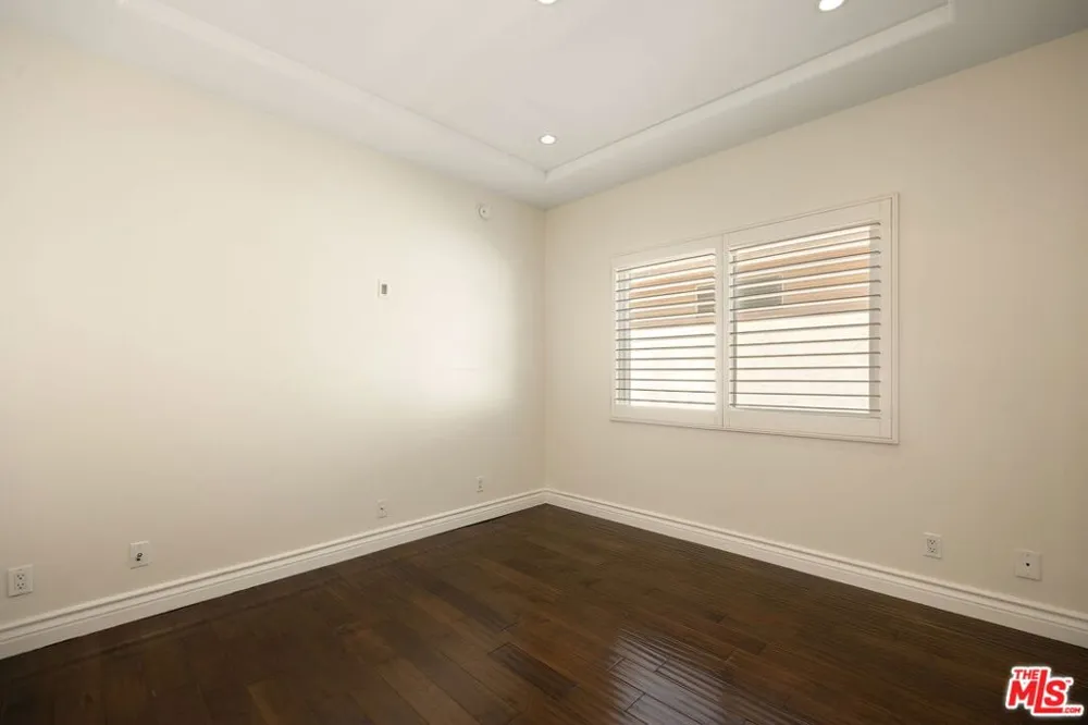 4128 Whitsett Avenue #107 Studio City, CA 91604