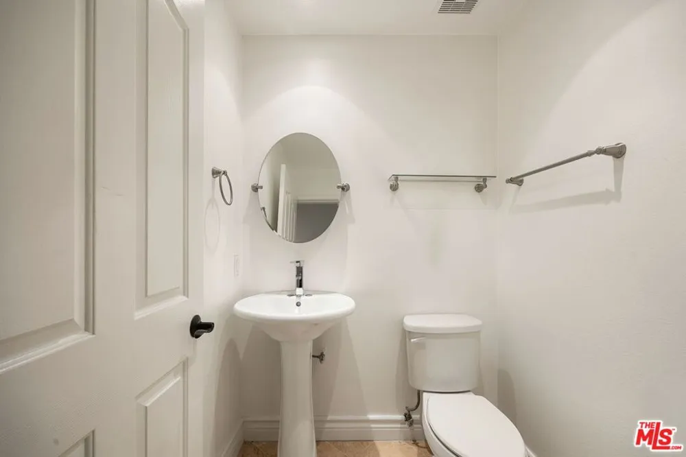 4128 Whitsett Avenue #107 Studio City, CA 91604