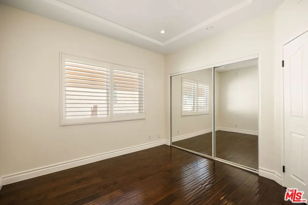4128 Whitsett Avenue #107 Studio City, CA 91604