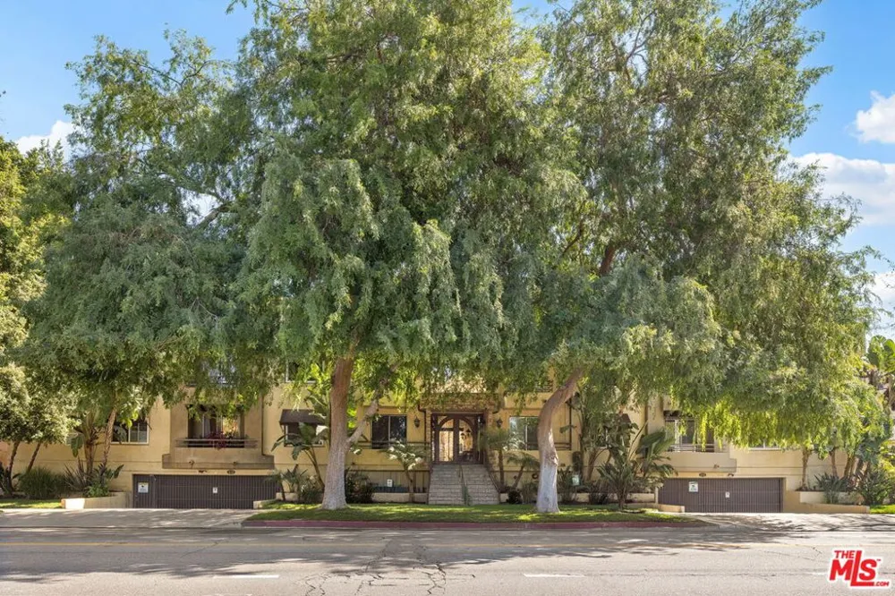 4128 Whitsett Avenue #107 Studio City, CA 91604