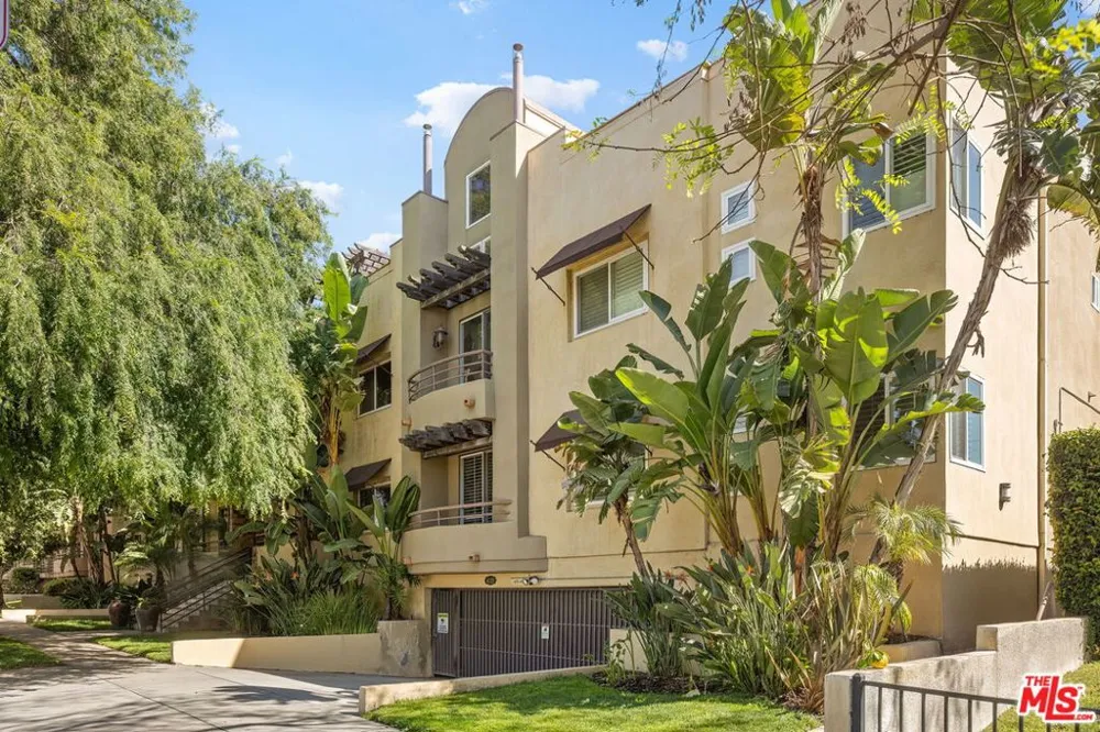 4128 Whitsett Avenue #107 Studio City, CA 91604