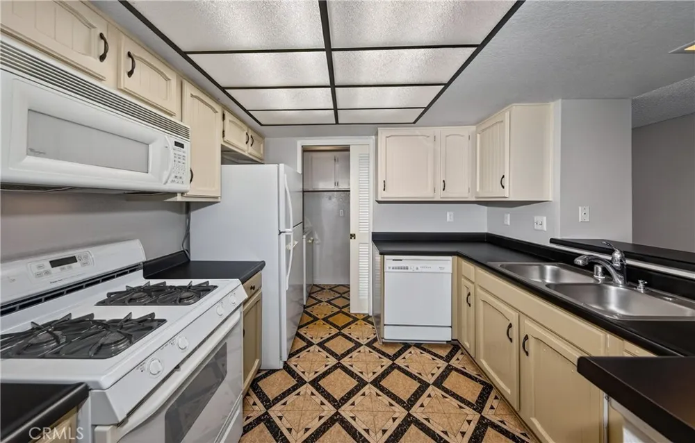 246 E Fern #205 Redlands, CA 92373