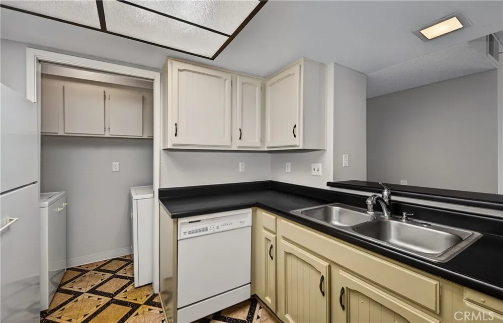 246 E Fern #205 Redlands, CA 92373