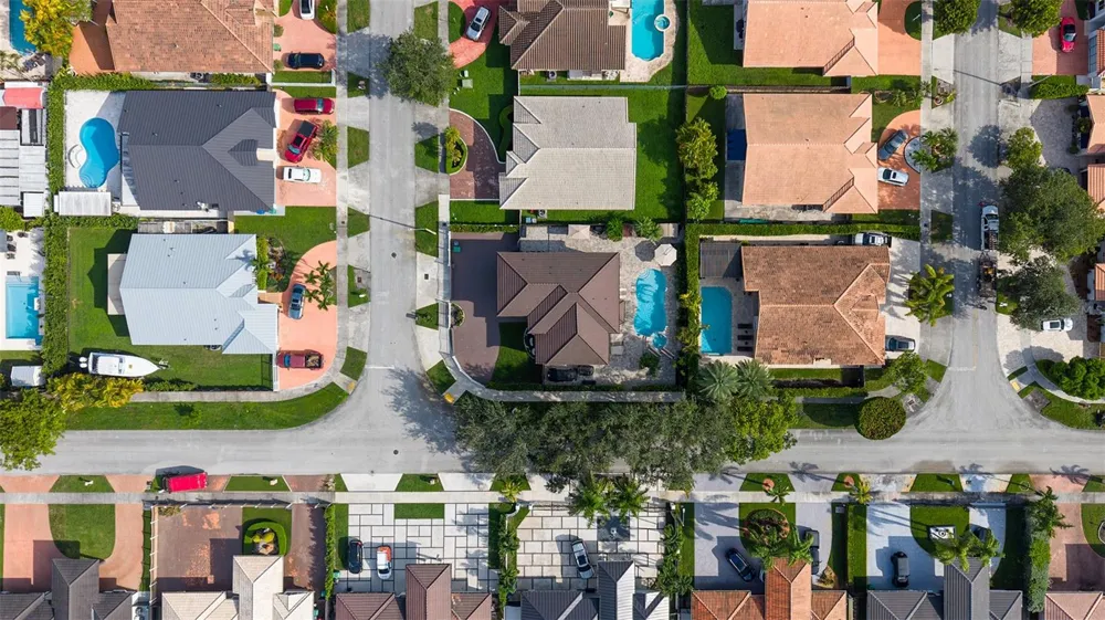 1385 SW 143RD COURT Miami, FL 33184