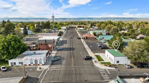 100 Main St