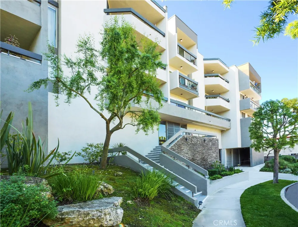 28121 Highridge #311 Rolling Hills Estates, CA 90275