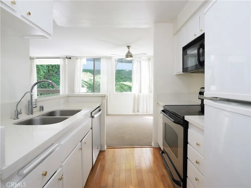 28121 Highridge #311 Rolling Hills Estates, CA 90275