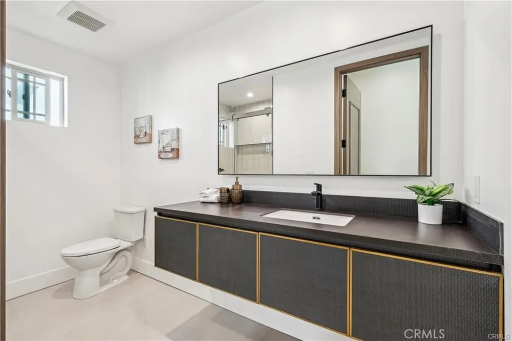 10349 Mapledale Street Bellflower, CA 90706