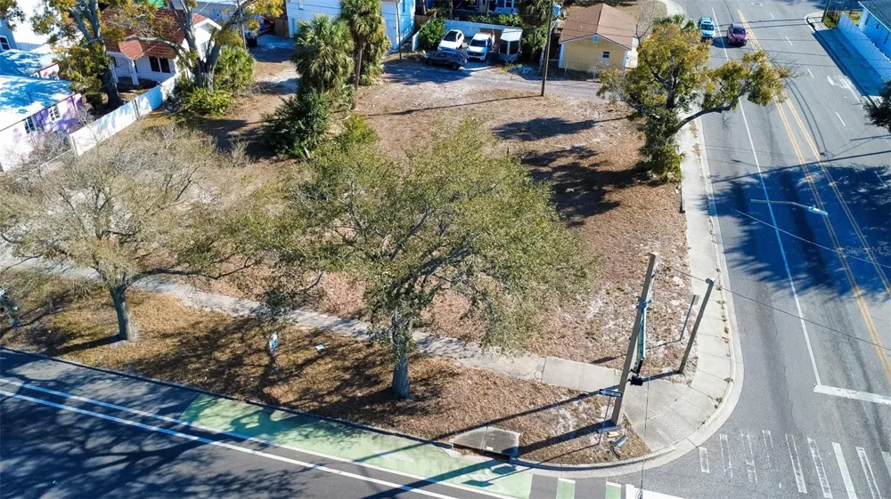 2762 1ST AVENUE S St Petersburg, FL 33712