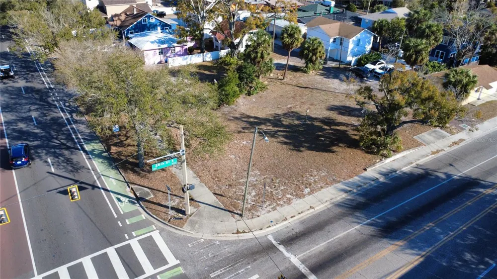 2762 1ST AVENUE S St Petersburg, FL 33712