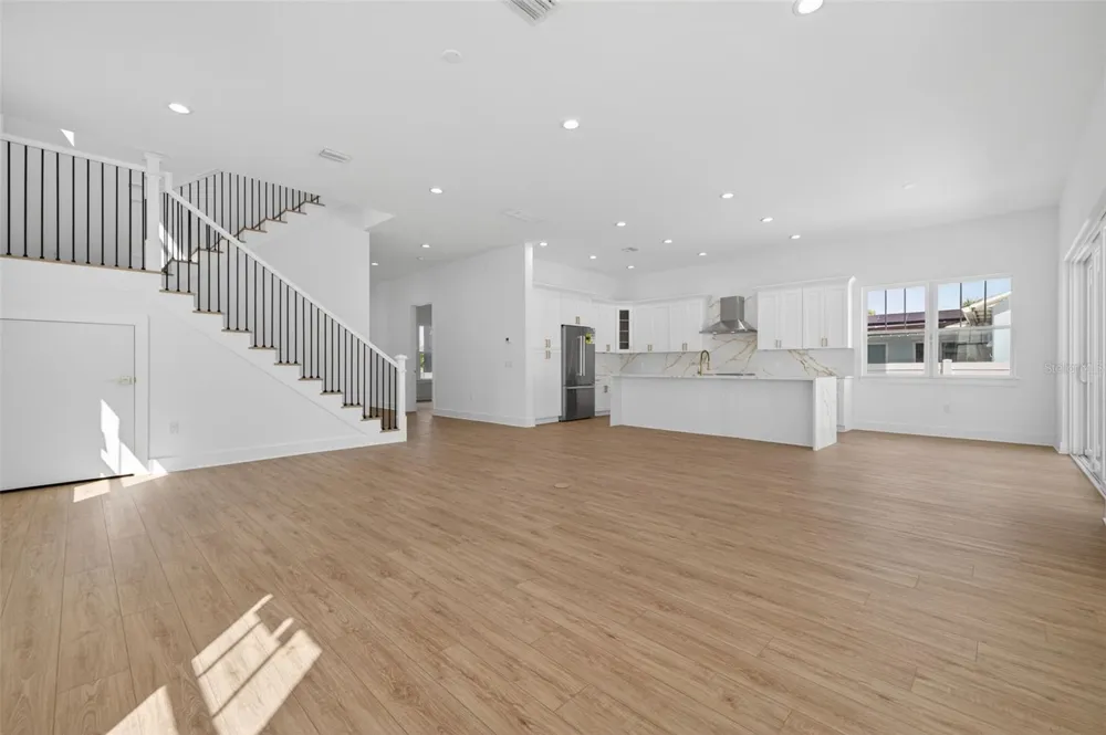 842 30TH AVENUE St Petersburg, FL 33704