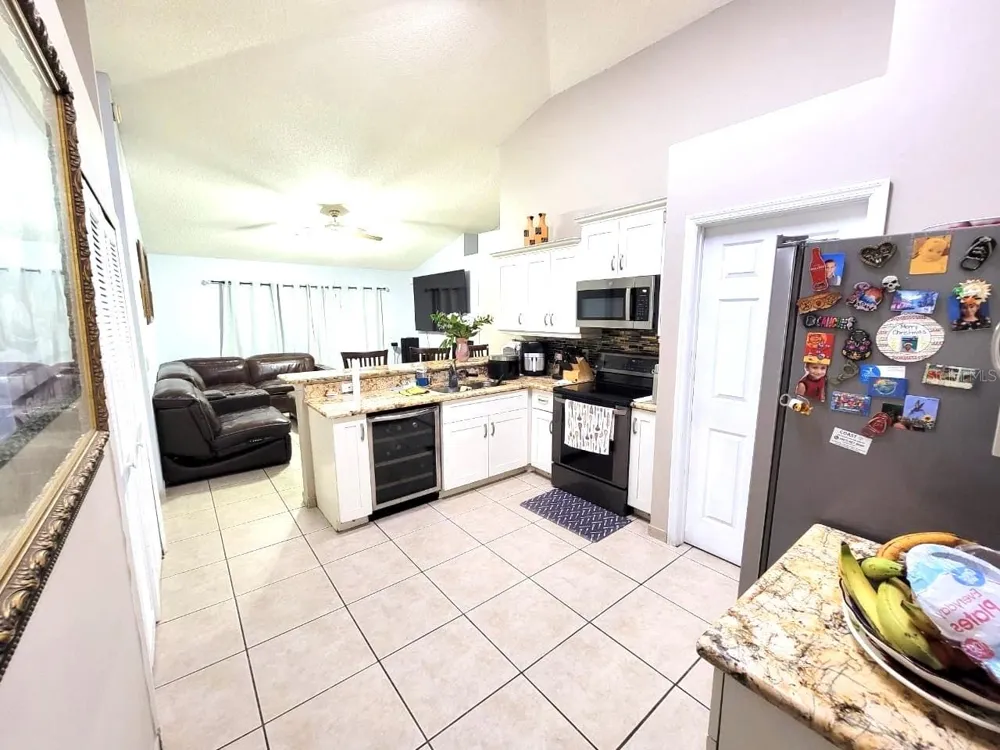 1946 EXCALIBUR DRIVE Orlando, FL 32822