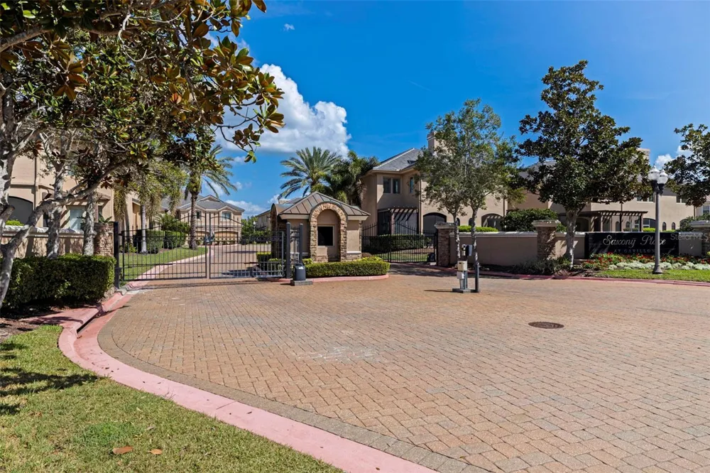 618 SAXONY BOULEVARD St Petersburg, FL 33716