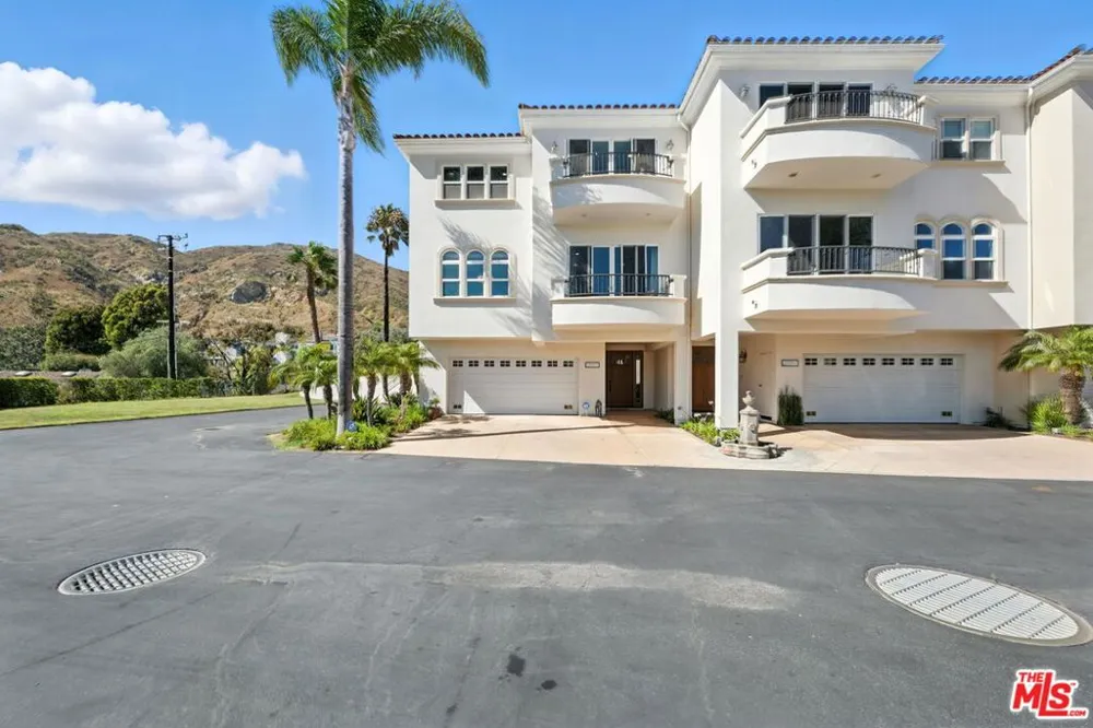 23971 De Ville Way Malibu, CA 90265