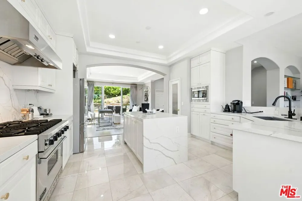 23971 De Ville Way Malibu, CA 90265