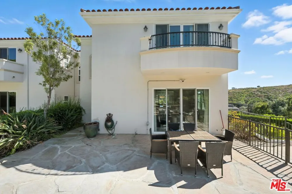 23971 De Ville Way Malibu, CA 90265