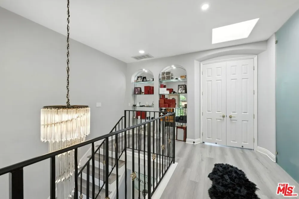 23971 De Ville Way Malibu, CA 90265