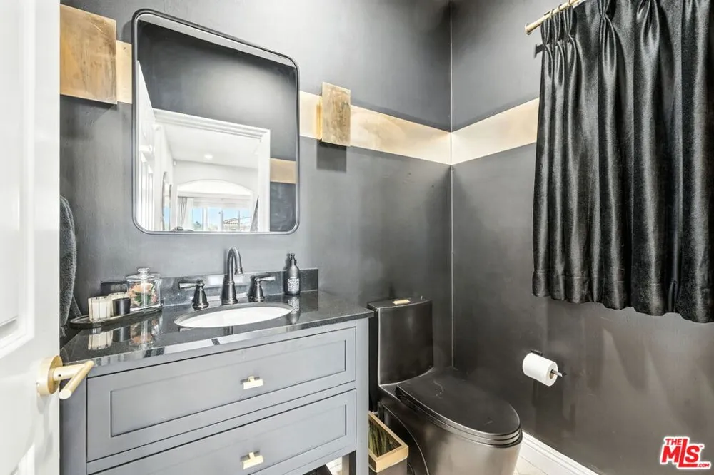 23971 De Ville Way Malibu, CA 90265