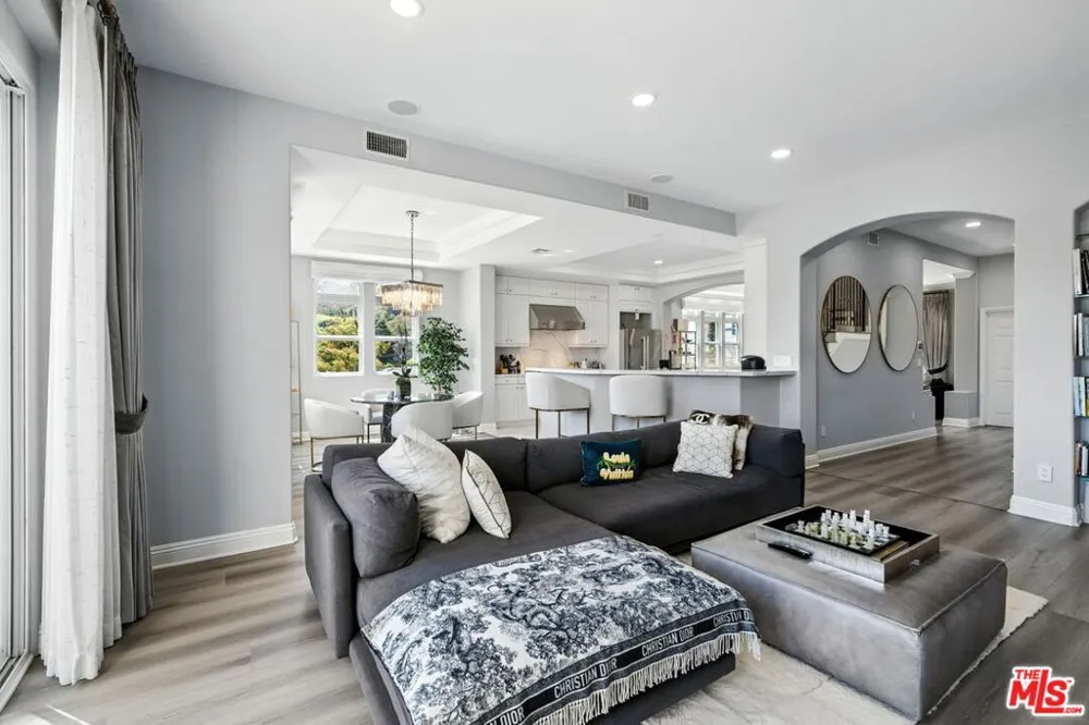 23971 De Ville Way Malibu, CA 90265