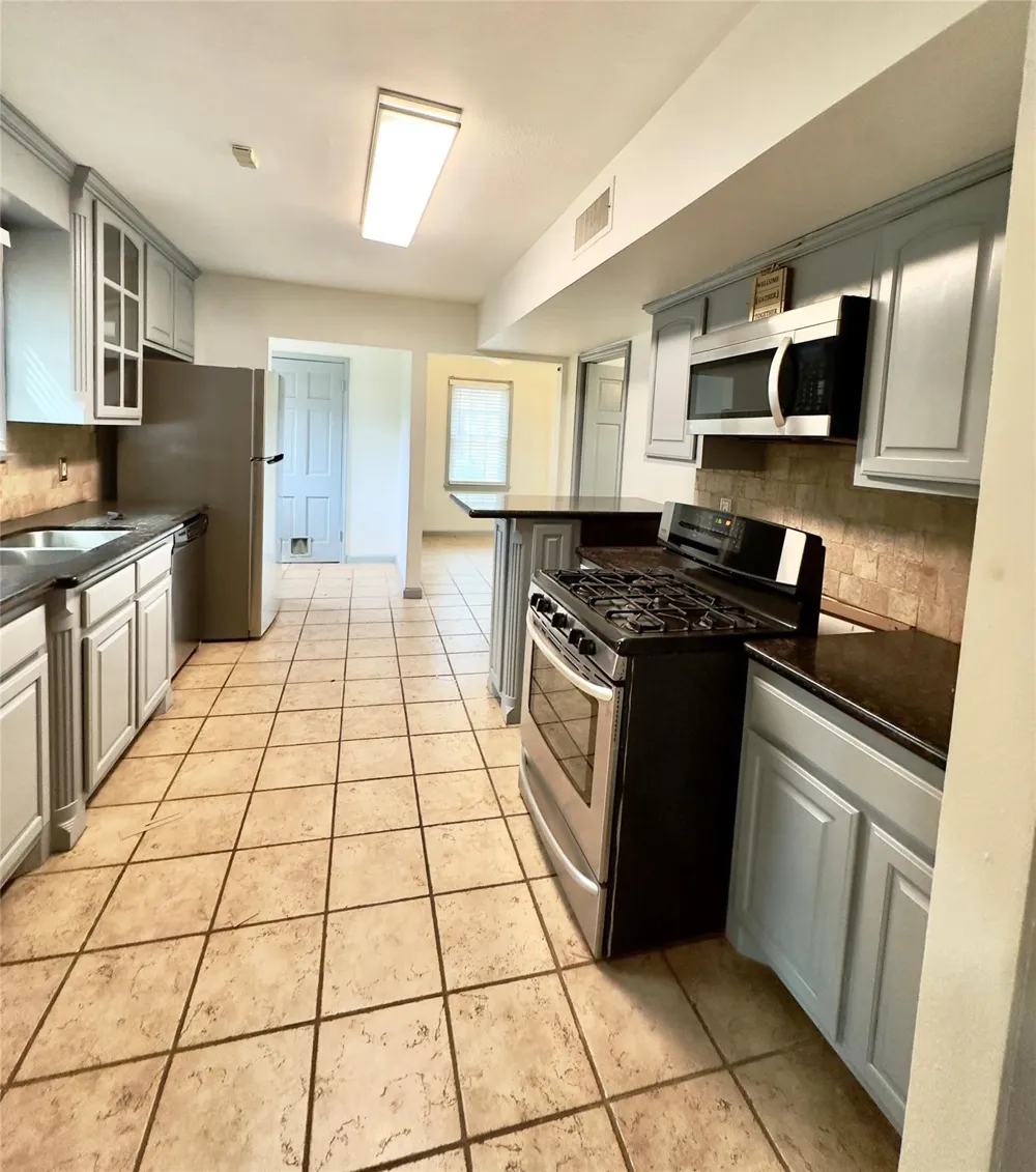 2625 Gladys Avenue Beaumont, TX 77702