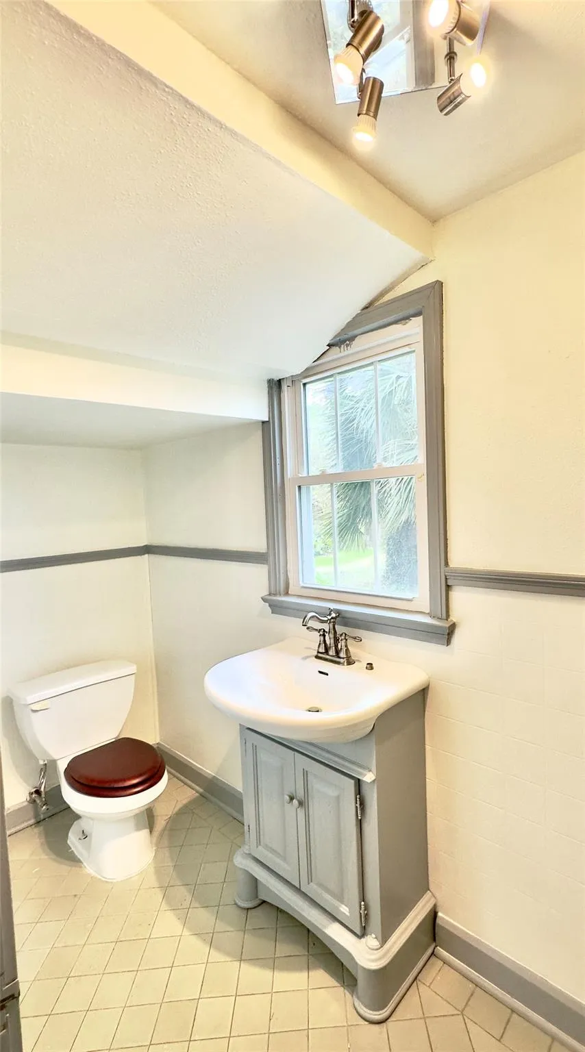 2625 Gladys Avenue Beaumont, TX 77702