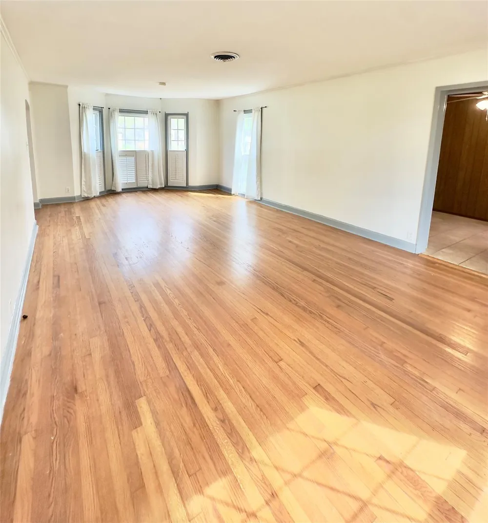 2625 Gladys Avenue Beaumont, TX 77702
