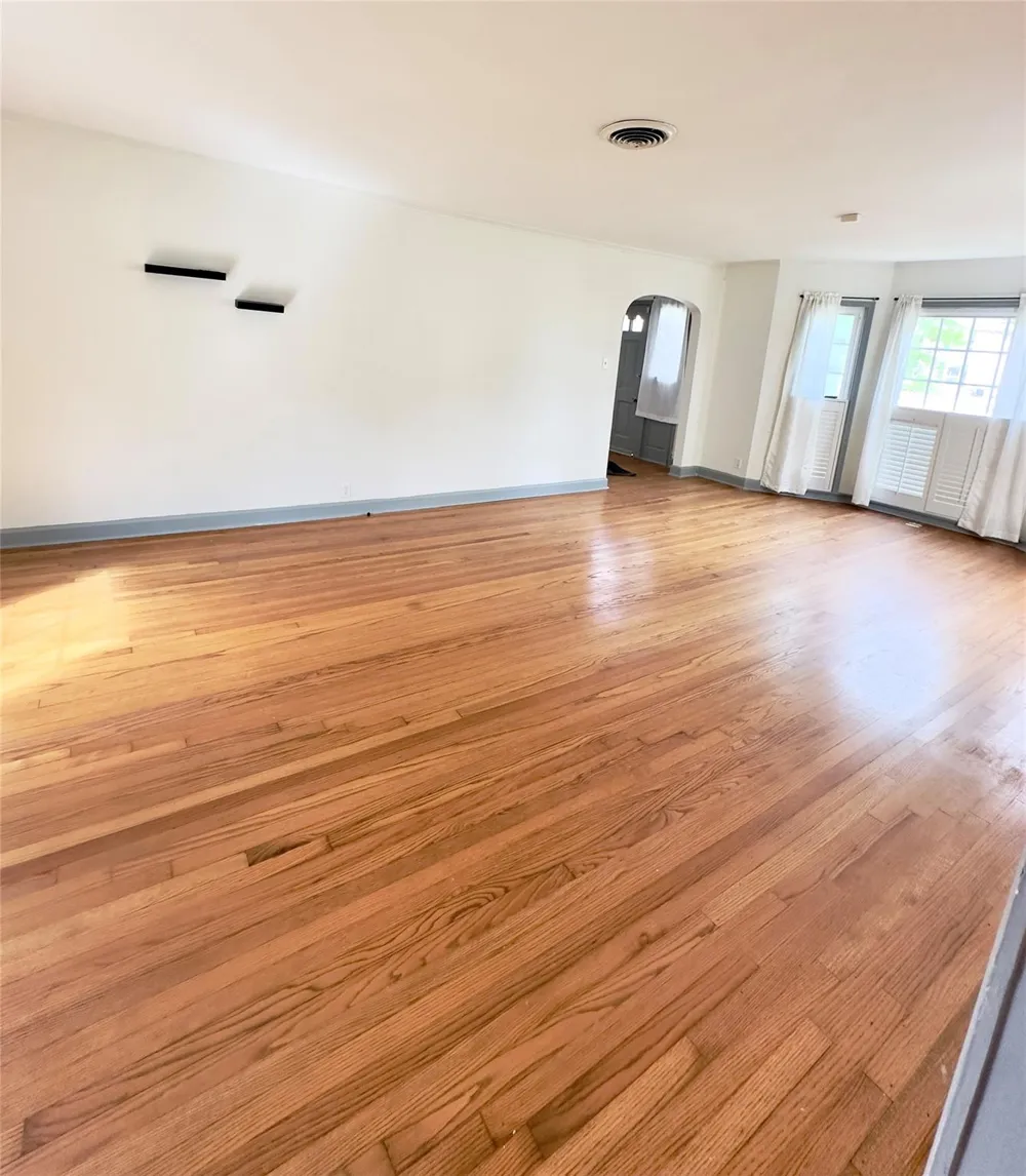 2625 Gladys Avenue Beaumont, TX 77702