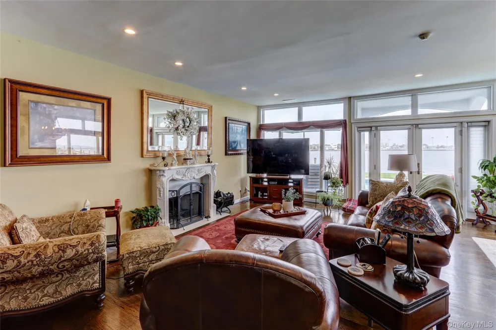 609 E Bay Drive Long Beach, NY 11561