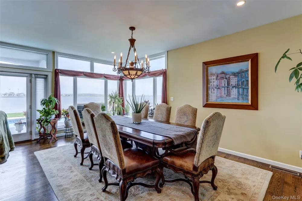 609 E Bay Drive Long Beach, NY 11561