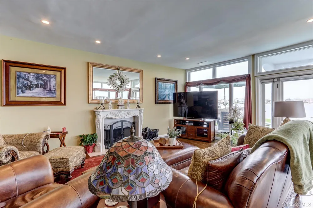 609 E Bay Drive Long Beach, NY 11561