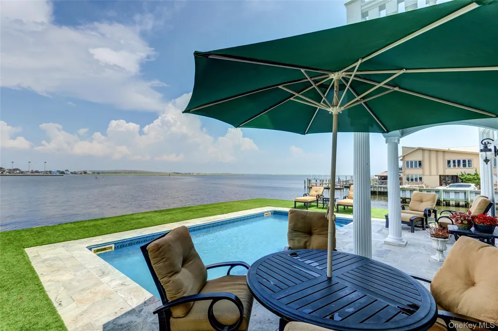 609 E Bay Drive Long Beach, NY 11561