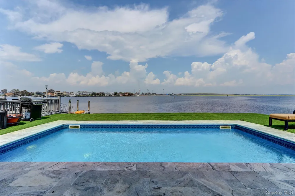 609 E Bay Drive Long Beach, NY 11561
