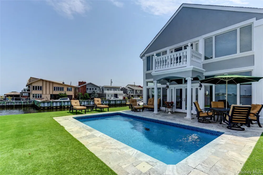 609 E Bay Drive Long Beach, NY 11561
